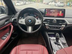 BMW 5 Series 530Li leading M sports package - фото 14
