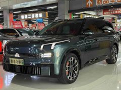 Lynk & Co 900 2.0T Ultra 6-seater - фото 1