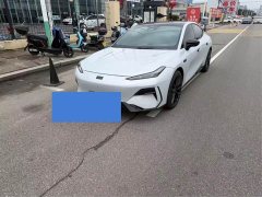 Geely Galaxy E8 2024 620km four-wheel drive starship performance version - фото 1