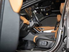 Land Rover Range Rover Velar 250PS Glitter Gold Collector’s Edition - фото 10
