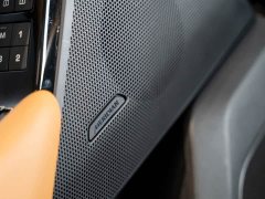 Land Rover Range Rover Velar 250PS Glitter Gold Collector’s Edition - фото 18