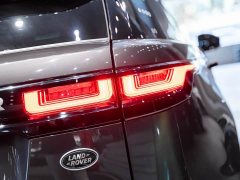 Land Rover Range Rover Velar 250PS Glitter Gold Collector’s Edition - фото 7