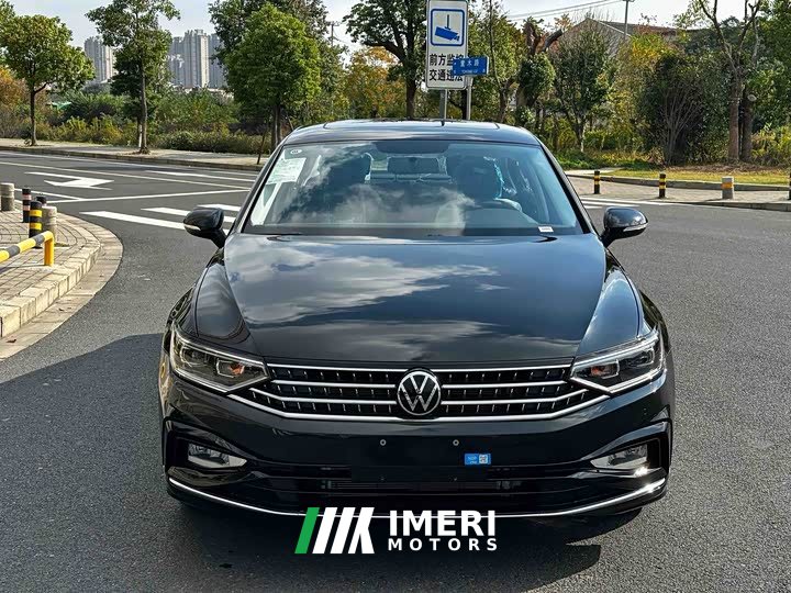 Volkswagen Magotan 280TSI DSG comfort - автомобиль из Китая