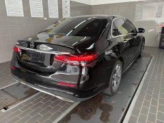 Mercedes-Benz E-Class E 300 L Sporty and Fashionable - фото 8