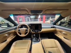 Lexus ES 200 Premium Edition - фото 7