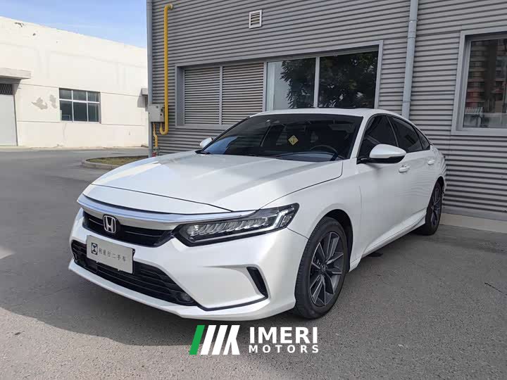 Lexus Yingshipai 260TURBO refined version - автомобиль из Китая