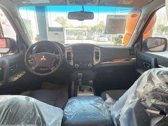 Mitsubishi Pajero (imported) 2020 3.0L automatic - фото 17