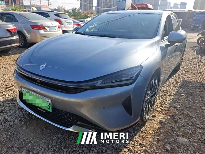 Baojun Xiangjing plug-in hybrid 140km luxury version - автомобиль из Китая