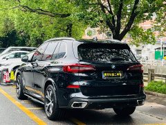 BMW X5 2022 xDrive 40Li Exclusive M Sports Package - фото 4