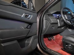 Land Rover Range Rover Velar 2022 250PS Glitter Gold Collector’s Edition - фото 9