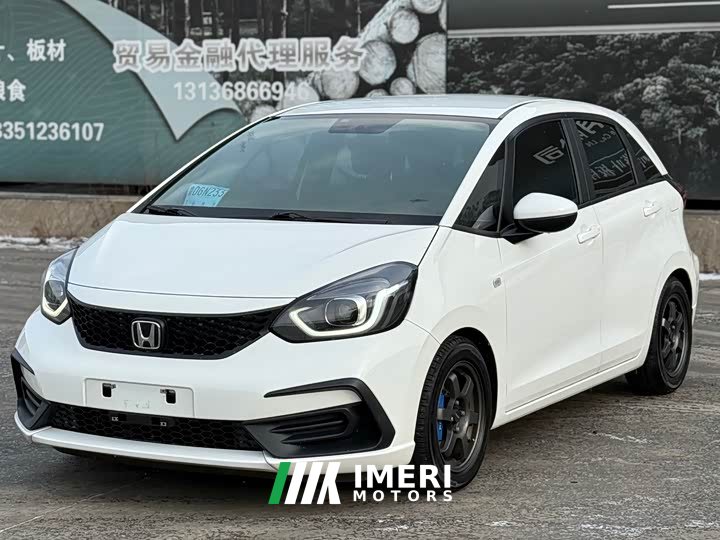 Honda Fit 1.5L CVT Trendy Sunroof Edition