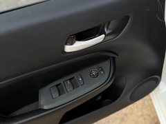 Honda Fit 1.5L CVT Trendy Sunroof Edition - фото 17