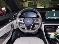 BYD Qin PLUS Champion Edition DM-i 120KM Leading Type - фото 11