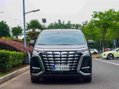 Denza D9 DM-i 1050 exclusive - фото 2
