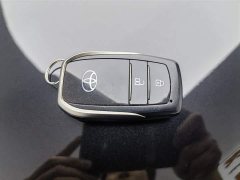 Toyota Highlander 2.5L smart electric hybrid dual-engine four-wheel drive luxury version 7 seats - фото 19