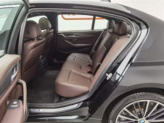 BMW 5 Series facelift 530Li leading M sports package - фото 15