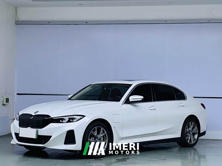 BMW i3 2022 eDrive 35 L - автомобиль из Китая