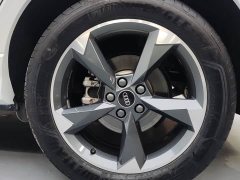 Audi Q3 35 TFSI Fashionable and Dynamic (1.4T) - фото 17