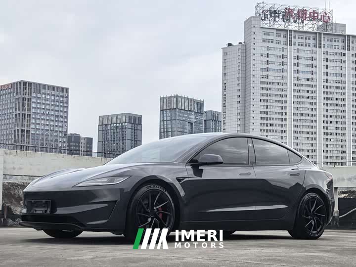 Tesla Model 3 Performance All-Wheel Drive - автомобиль из Китая