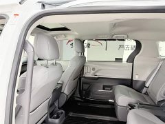 Toyota Granvia 2.5L Hybrid Comfort Edition - фото 11