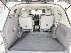 Toyota Granvia 2.5L Hybrid Comfort Edition - фото 13