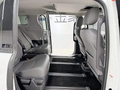 Toyota Granvia 2.5L Hybrid Comfort Edition - фото 14