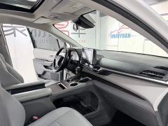 Toyota Granvia 2.5L Hybrid Comfort Edition - фото 17