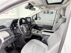 Toyota Granvia 2.5L Hybrid Comfort Edition - фото 8