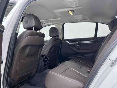 BMW 5 Series facelift 525Li luxury package - фото 15