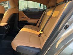 Lexus ES 2021 300h Premium Edition - фото 12