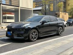 Lynk & Co 03 2.0TD Automatic Pro - фото 1