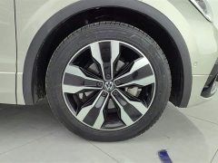 Volkswagen Tiguan L 2022 330TSI automatic two-wheel drive R-Line version - фото 6