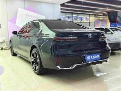 BMW 7 Series 740Li M Sport Package - фото 6