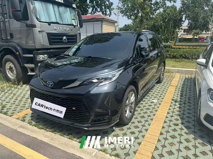 Toyota SIENNA 2.5L Hybrid Comfort Edition - автомобиль из Китая
