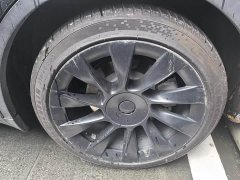 Tesla Model Y standard range rear-wheel drive version - фото 6