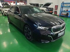 BMW 5 Series 530Li xDrive M Sports Package - фото 3