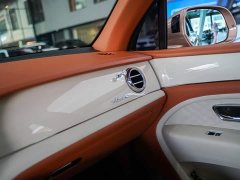Bentley Bentayga 4.0T V8 EWB Azure - фото 18