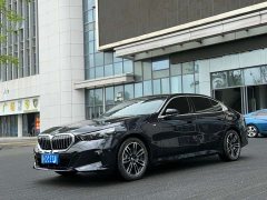 BMW 5 Series 530Li Leading M Sports Package - фото 1
