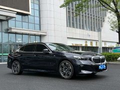 BMW 5 Series 530Li Leading M Sports Package - фото 3