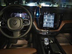 Volvo XC60 Recharge T8 AWD Long Range Plus Luxury - фото 10
