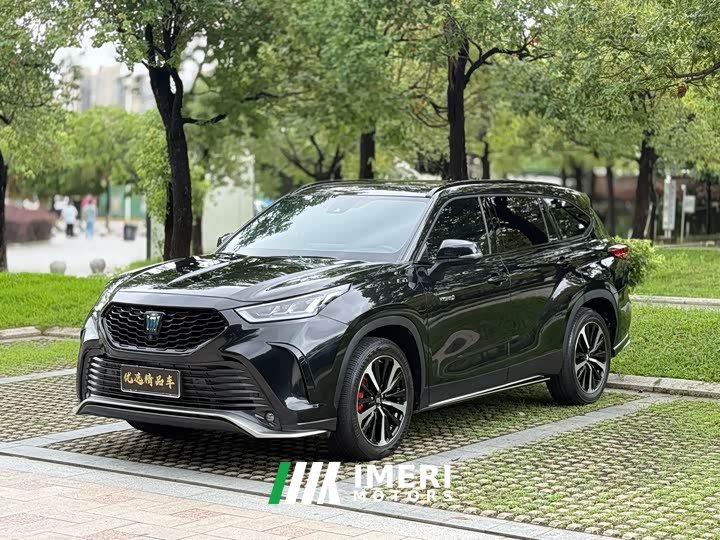 Toyota Crown Lufang 2.5L HEV four-wheel drive premium version - автомобиль из Китая
