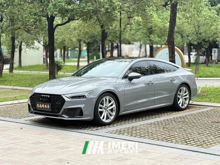 Audi A7 45 TFSI exclusive - автомобиль из Китая