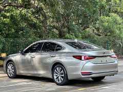 Lexus ES 200 Excellence Edition - фото 13