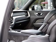 Volvo XC60 T5 four-wheel drive Zhiyuan Sport Edition - фото 7