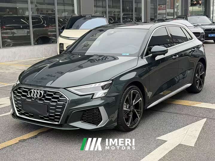 Audi A3 Sportback 35 TFSI stylish and sporty - автомобиль из Китая