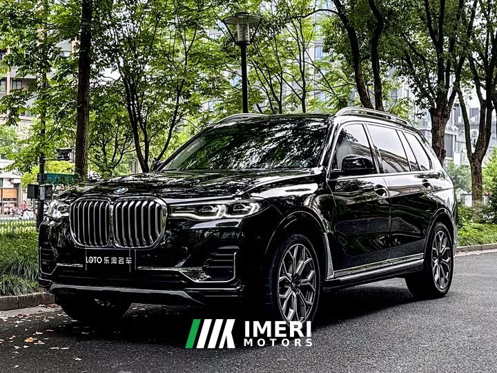 BMW X7 xDrive40i Leading Luxury Package - автомобиль из Китая
