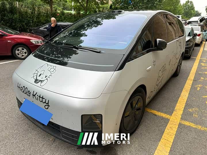 Li Auto Ideal MEGA Home Family Special Edition - автомобиль из Китая