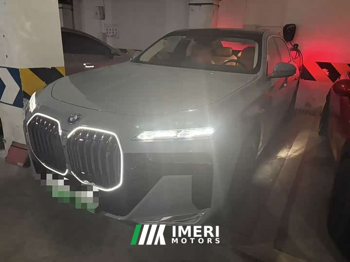 BMW i7 eDrive50L Leading M Sports Package - автомобиль из Китая