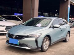 Lynk & Co Weilan 6 plug-in hybrid interconnected fashion - фото 1