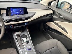 Lynk & Co Weilan 6 plug-in hybrid interconnected fashion - фото 19
